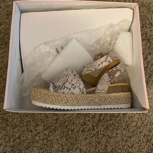 Brand new snake print platform sandals